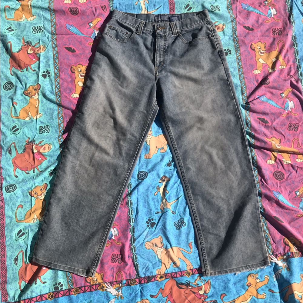 Anchor blue jeans distressed size 32 with 30 length